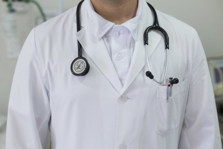 Qual seguro saúde fizemos para viajar?