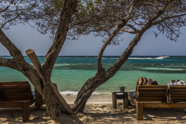 Visitando as famosas Ilhas do Rosário, o Caribe de Cartagena
