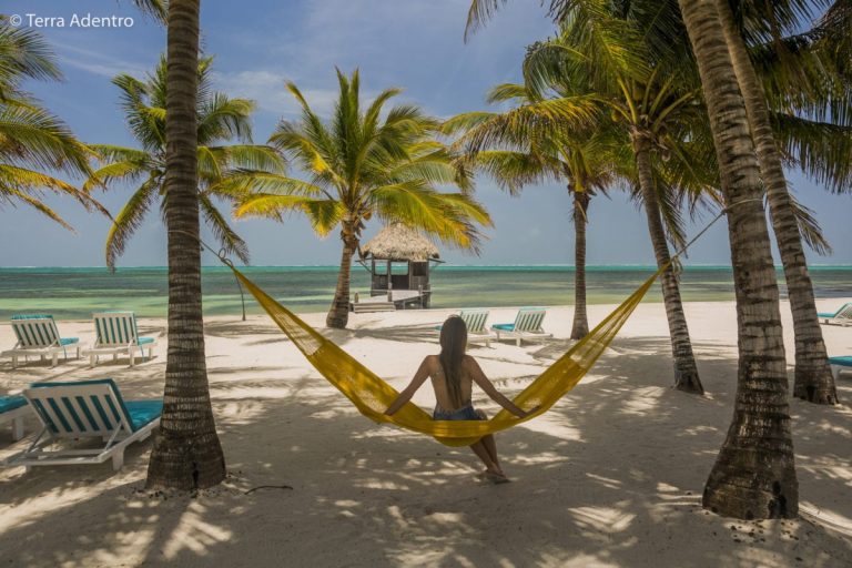 Caye Ambergris e a segunda maior barreira de corais do mundo