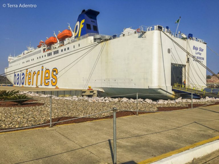 Cruzando de ferry para a Baja Califórnia