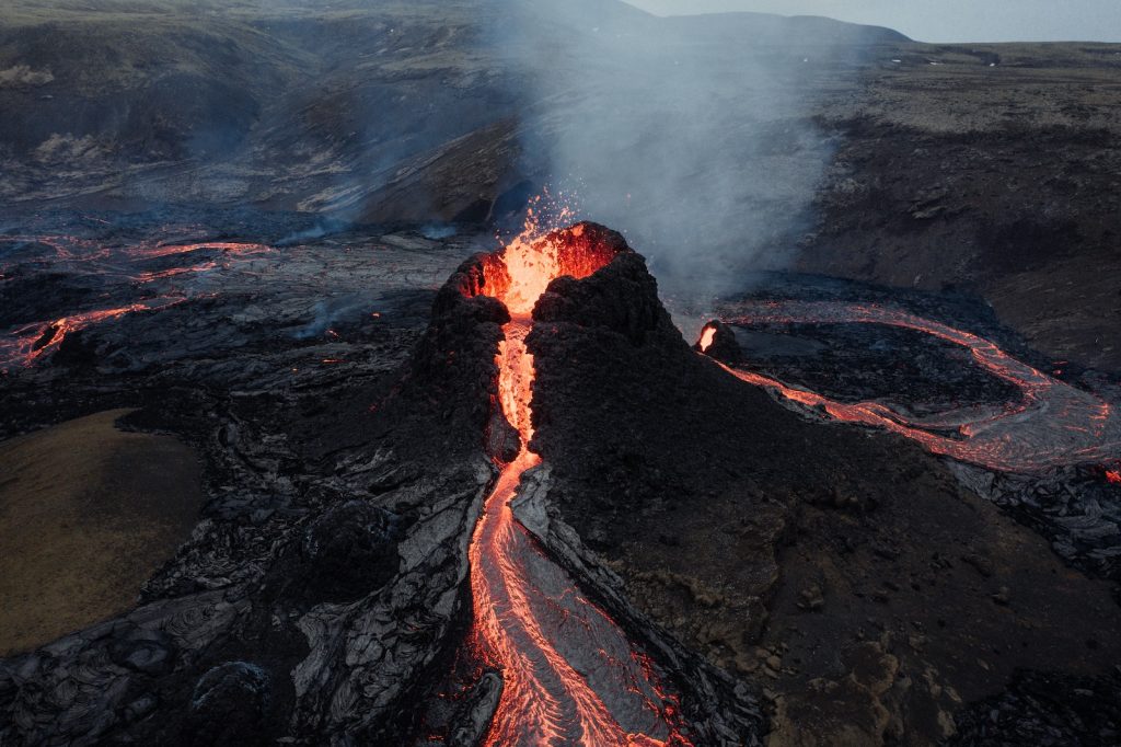 Erupção Vulcânica de fissura na Islândia.