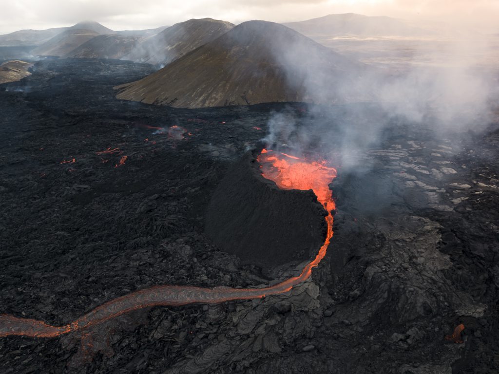 Imagens do vulcão Litli Hrútur registradas pela Sabrina Chinellato da Terra Adentro Expedições.