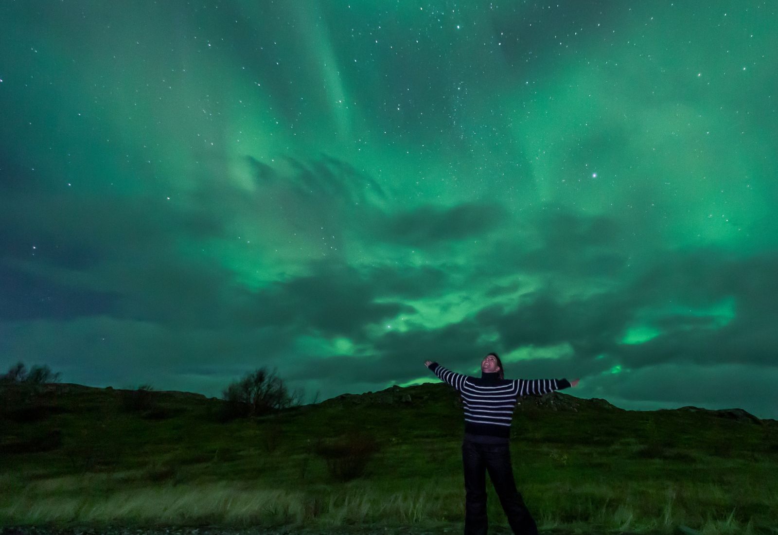 Viajante Aurora Boreal na Islândia Viajante Aurora Boreal na Islândia