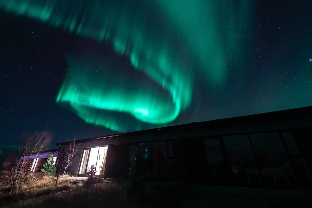 Aurora Boreal na varanda do hotel da Expedição Islândia®