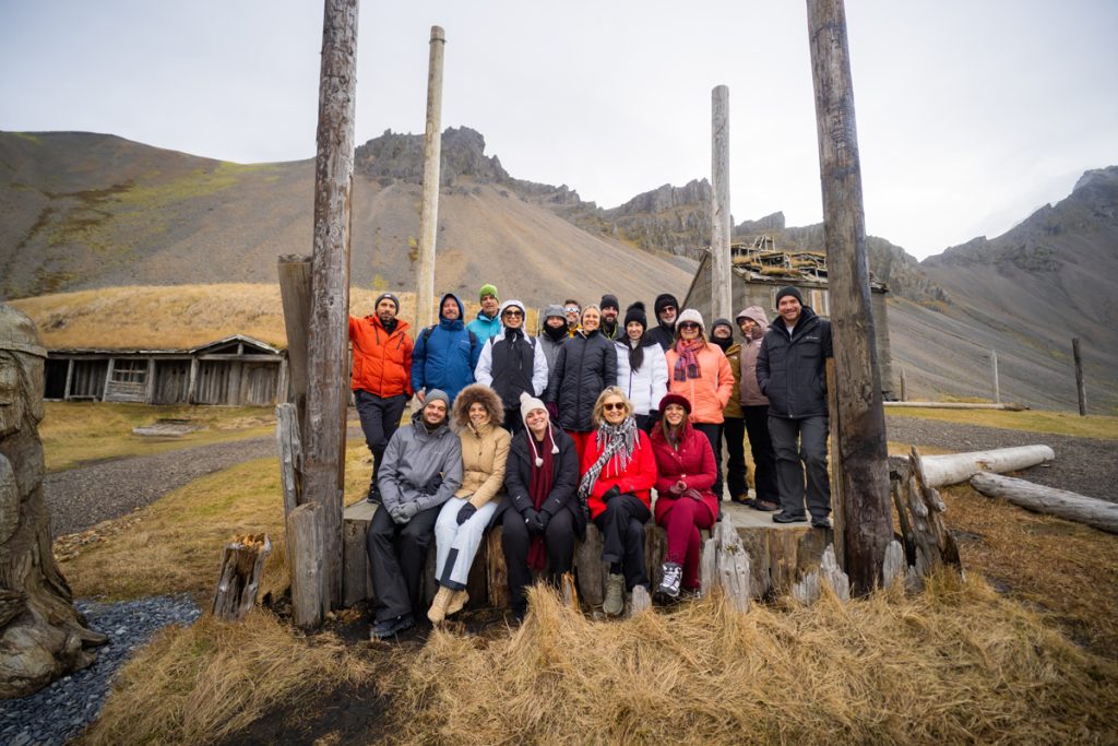 Viajantes da Expedição Islândia® na Vila Viking
