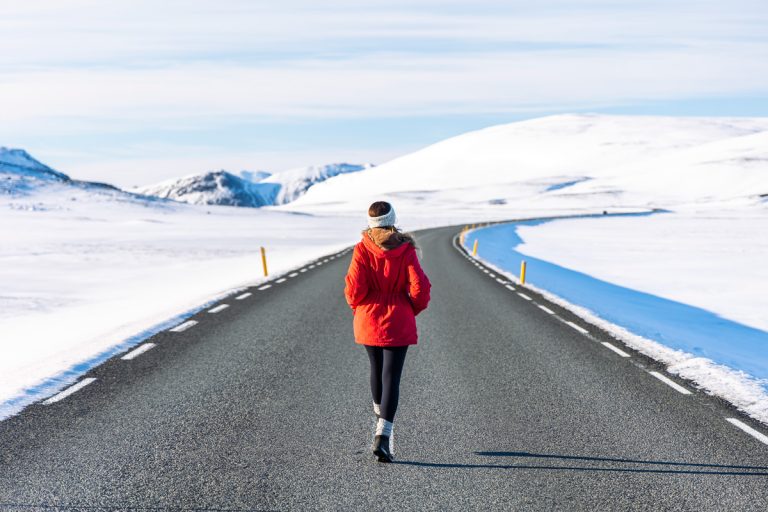 Entre montanhas, gelo e campos de lava.