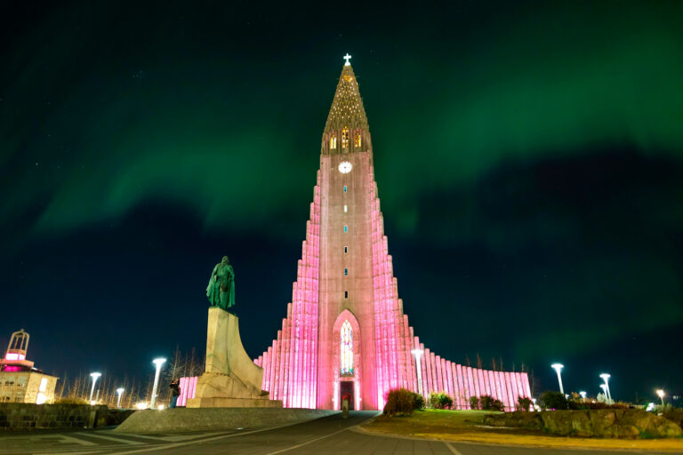 Aurora Boreal em Reykjavik. Registro feito por nossa guia e fotógrafa Sabrina Chinellato.